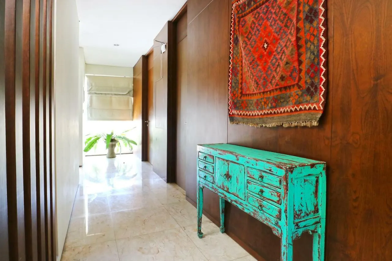 Tigadis Villa Ungasan  Indonesia
